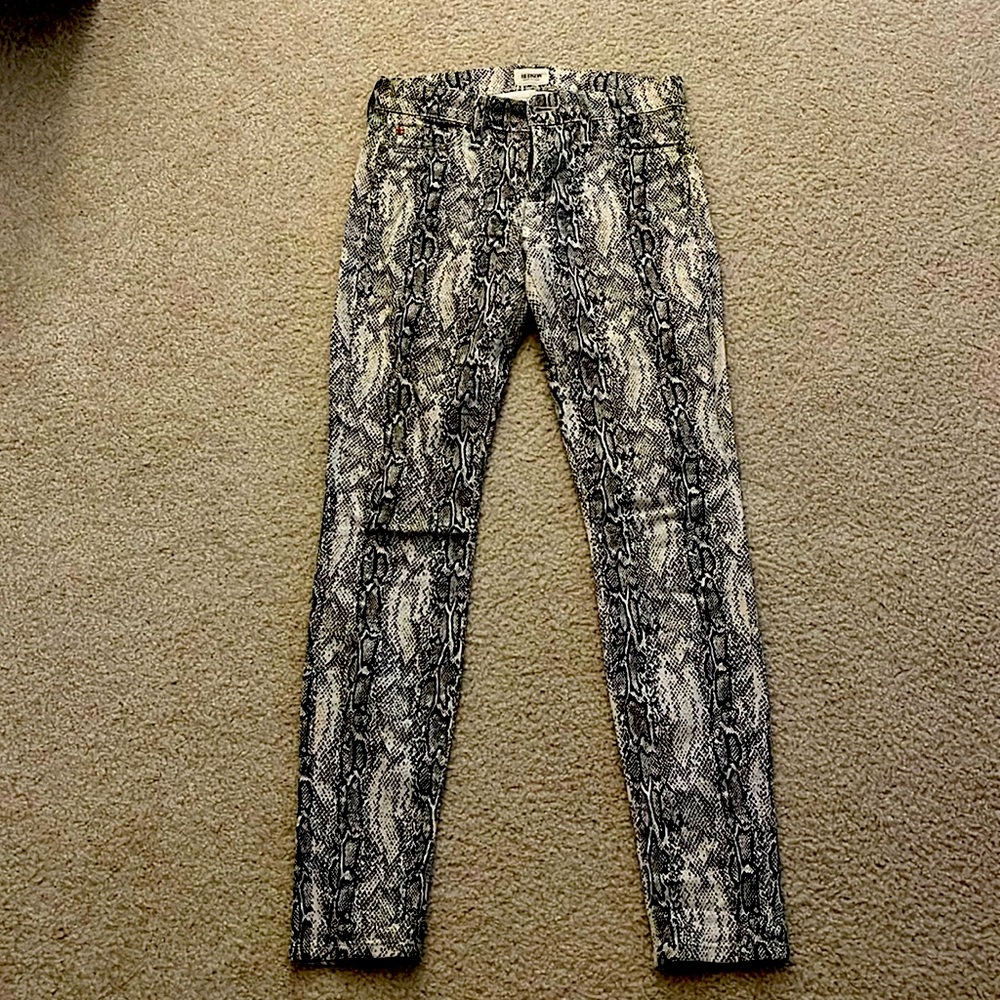 Hudson Jeans
25 Waist Jeggings
Stretchy